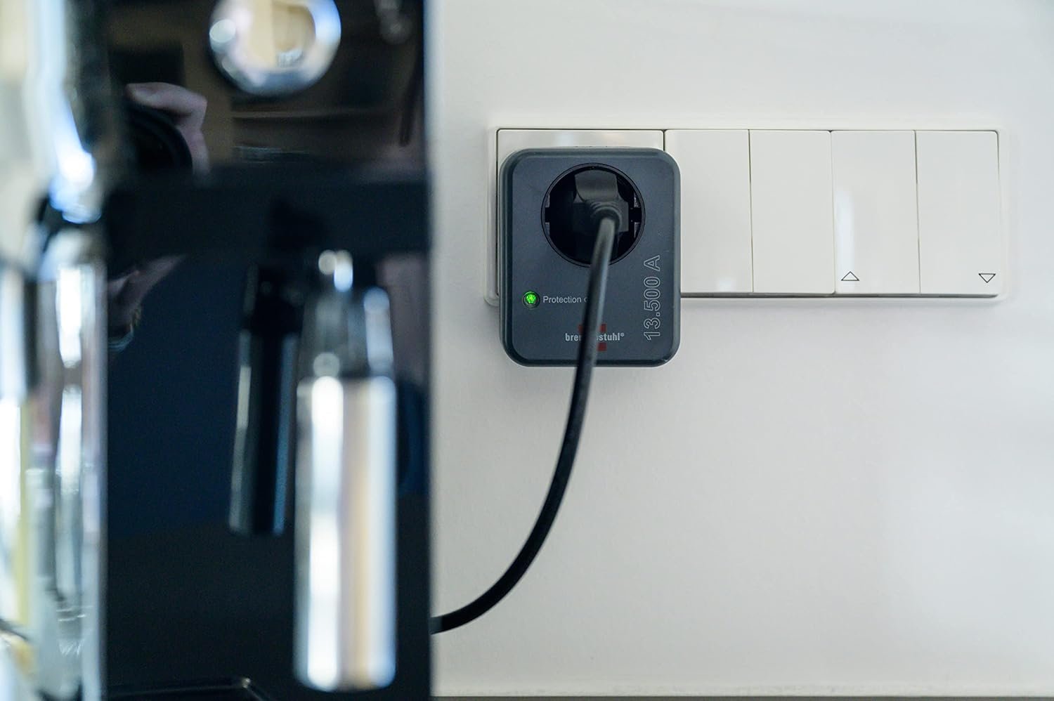 Supressor de Picos Brennenstuhl Até 13,500A c/ anti-raios 230V Preto - Image 2