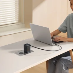 Carregador rápido Mcdodo de 100W com 4 portas GaN e cabo USB-C retrátil de 65cm integrado - Imagem 4