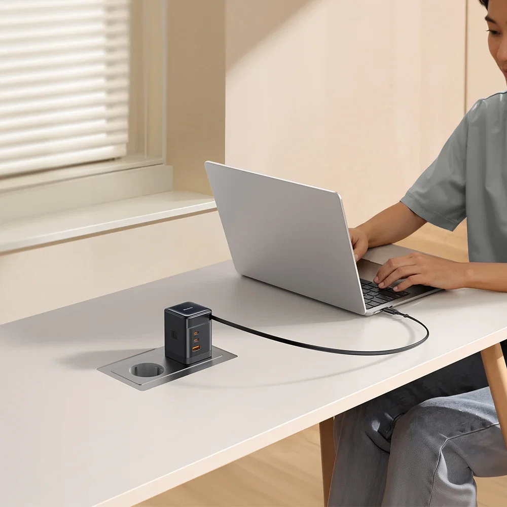 Carregador rápido Mcdodo de 100W com 4 portas GaN e cabo USB-C retrátil de 65cm integrado - Imagem 4